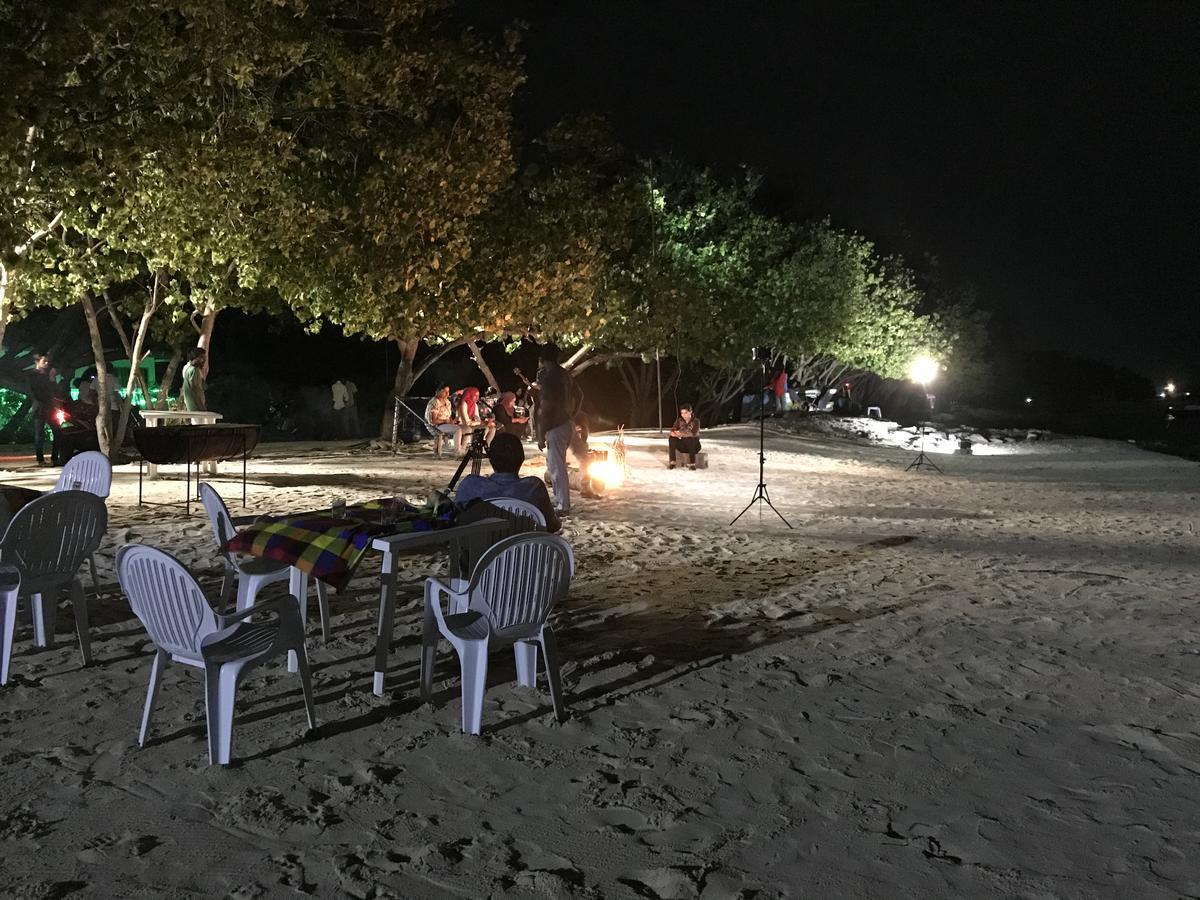 Rip Tide Vacation Inn, K.Guraidhoo Гурайдо Экстерьер фото